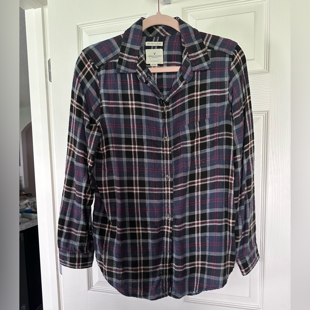 Navy and red Boyfriend Fit American Eagle flannel